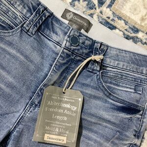Democracy Size 8p Women Light Wash Jeans